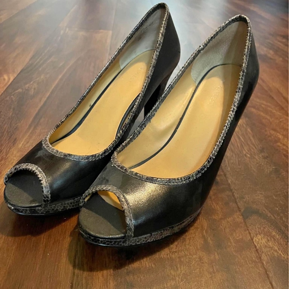 Nine West Black Leather Peep-Toe Heels